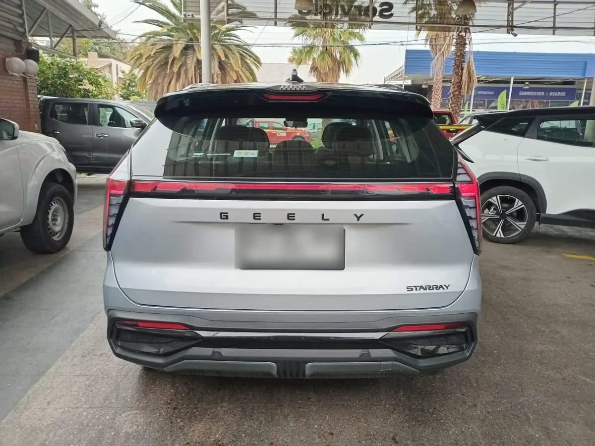 Geely New Okavango 2.0 Signature 2wd At 5p año 2026
