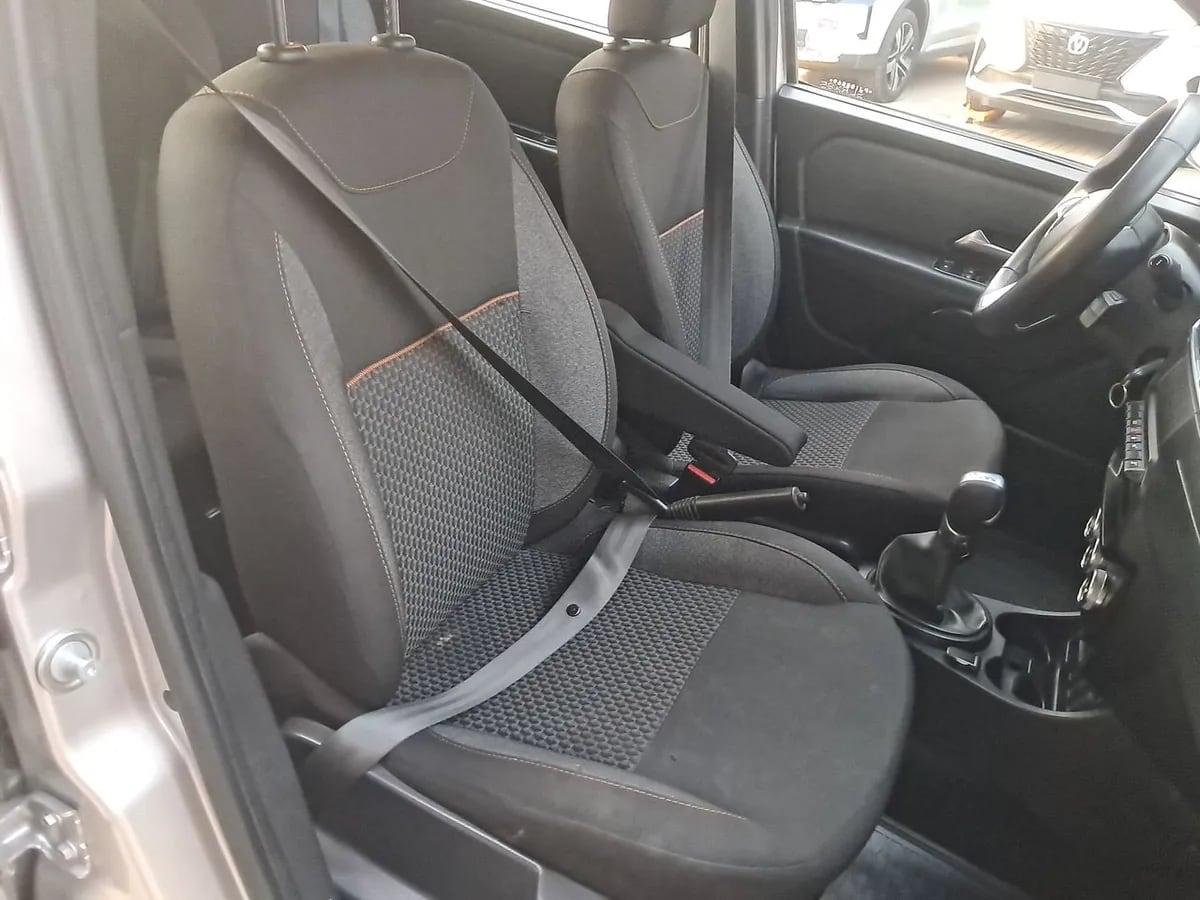 Renault Oroch 1.3 Intens Outsider Dob. Cab. 4x2 At 4p año 2023