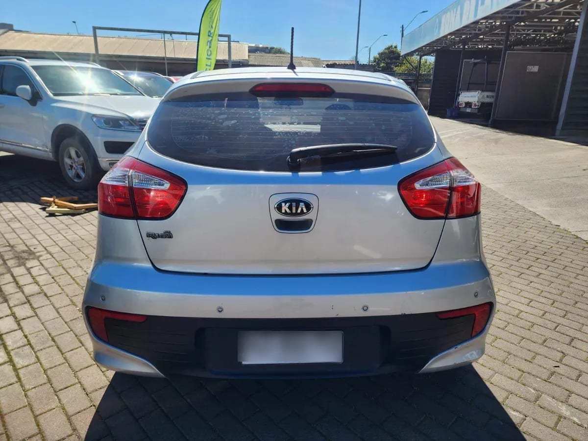 Kia Rio 5 1.4 Ex 4x2 Ac Dab Abs 4at 5p año 2016
