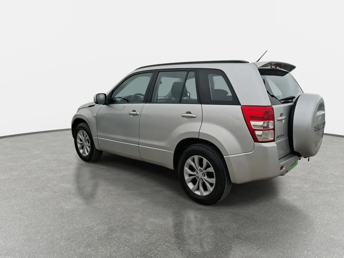 Suzuki Grand Nomade 2.4 Glx Se 2wd At 5p año 2019