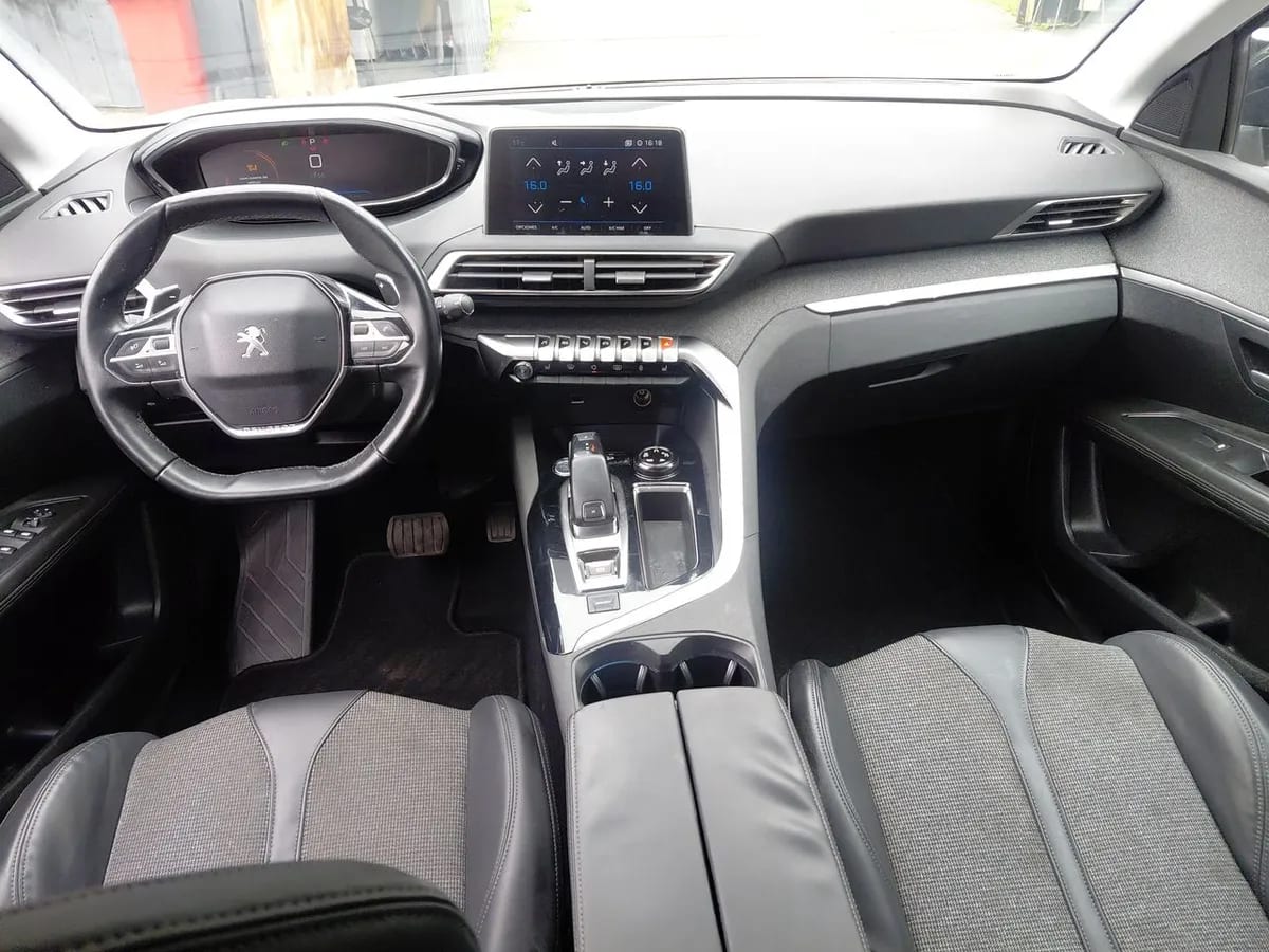 Peugeot 3008 1.6 Allure Blue-Hdi Diesel 4x2 120hp Eat6 5p año 2018