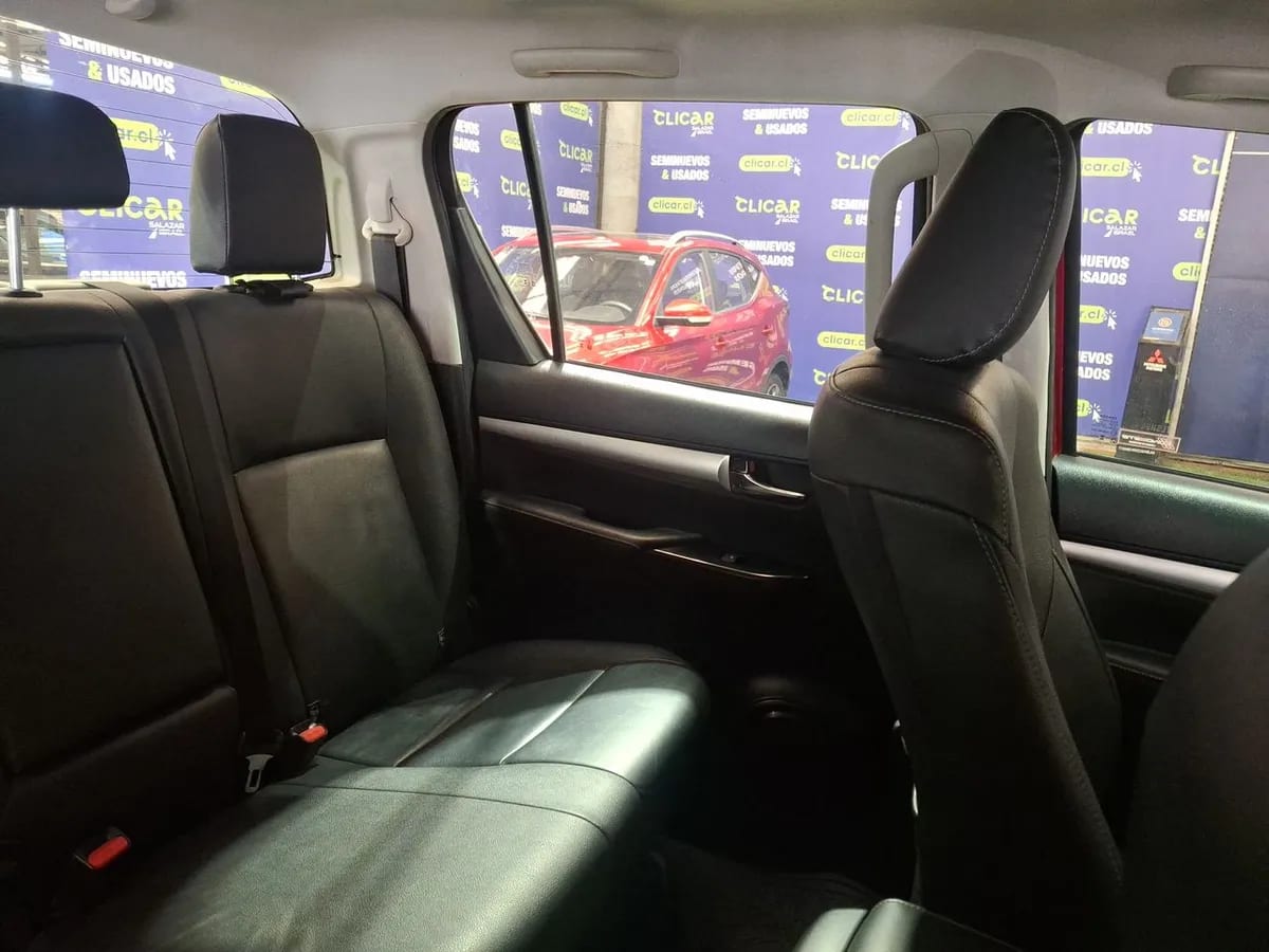 Toyota Hilux 2.8 Srv Diesel 4x4 Dob. Cab. At 4p año 2024
