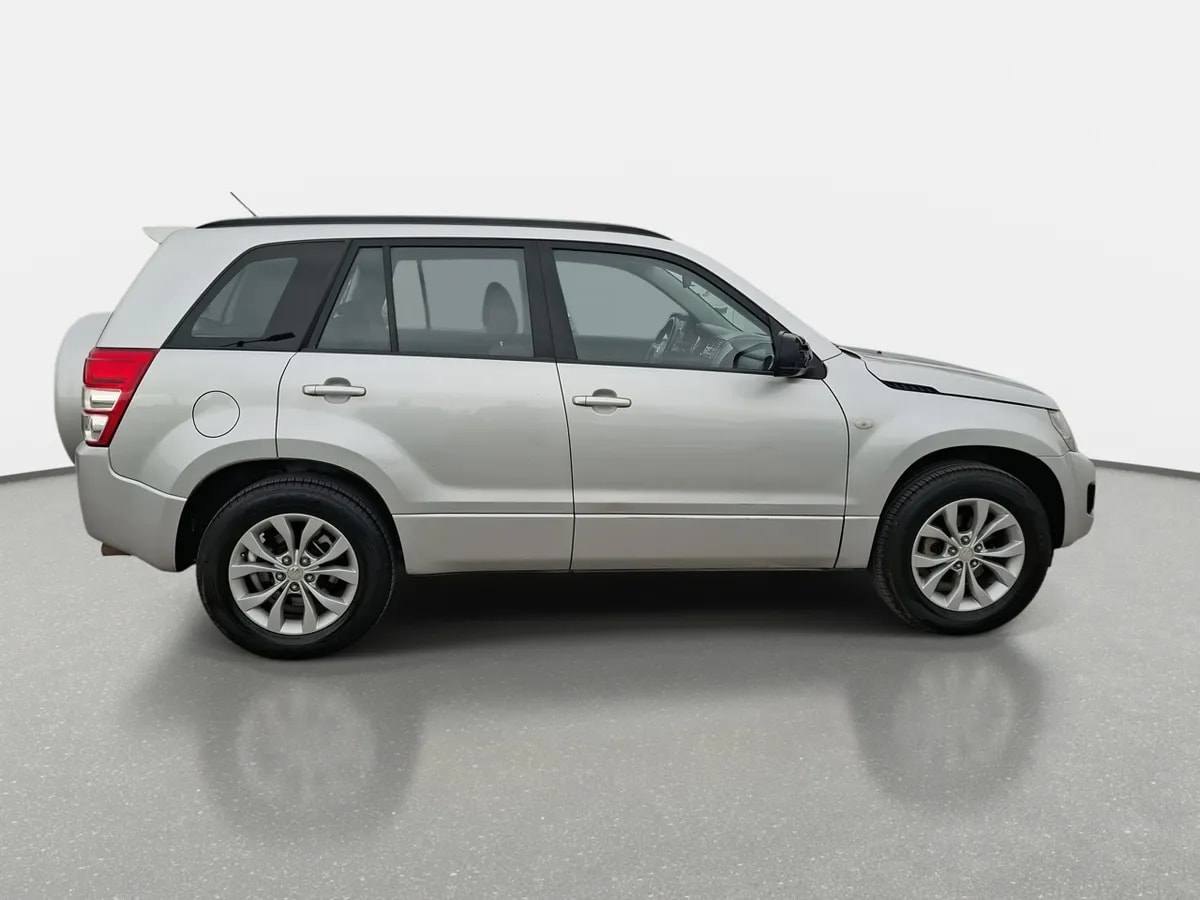 Suzuki Grand Nomade 2.4 Glx Se 2wd At 5p año 2019