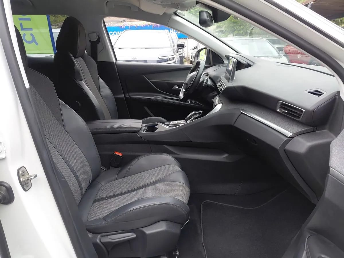 Peugeot 3008 1.6 Allure Blue-Hdi Diesel 4x2 120hp Eat6 5p año 2018