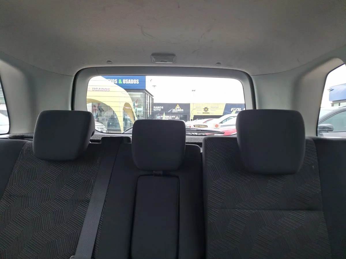 Suzuki Grand Nomade 2.4 Glx Se 2wd At 5p año 2019