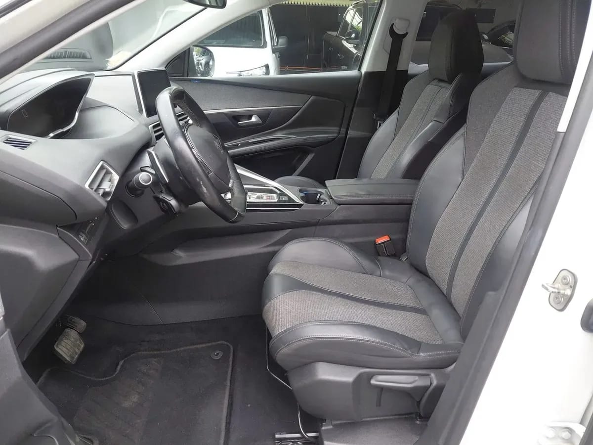 Peugeot 3008 1.6 Allure Blue-Hdi Diesel 4x2 120hp Eat6 5p año 2018