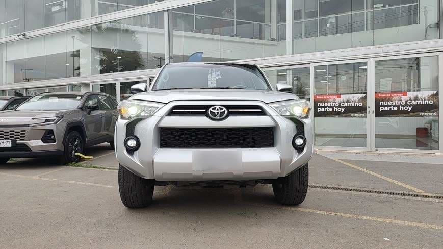 Toyota 4runner 4.0 Sr5 Connected Euro V 4x4 At 5p año 2023