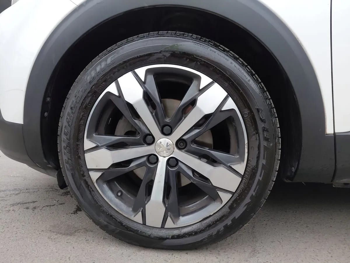 Peugeot 3008 1.6 Allure Blue-Hdi Diesel 4x2 120hp Eat6 5p año 2018