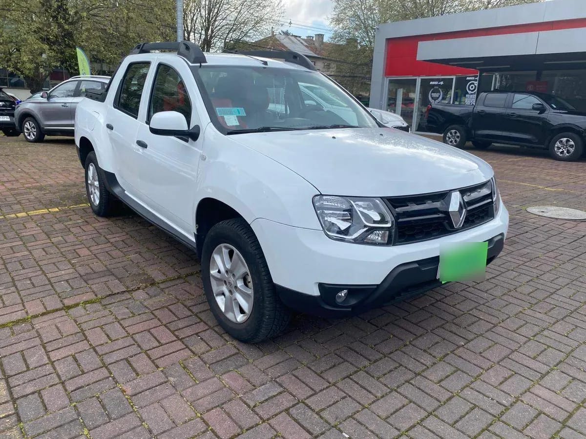 Renault Oroch 1.6 Zen 4x2 Dcab 6mt 4p año 2022
