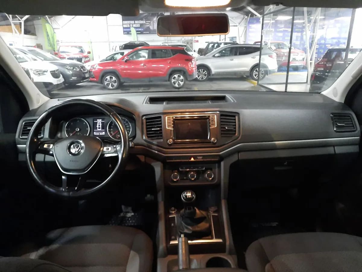 Volkswagen Amarok 2.0 Comfortline Diesel Dob. Cab. 4x2 Mt 4p año 2020