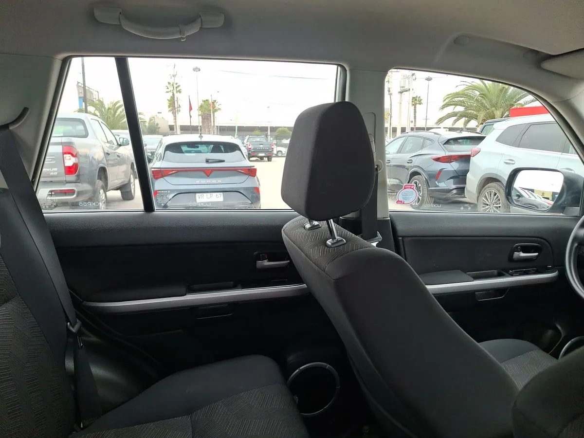 Suzuki Grand Nomade 2.4 Glx Se 2wd At 5p año 2019