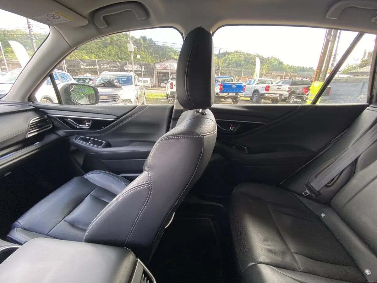 Subaru Outback 2.5i Touring Awd Cvt At 5p año 2022