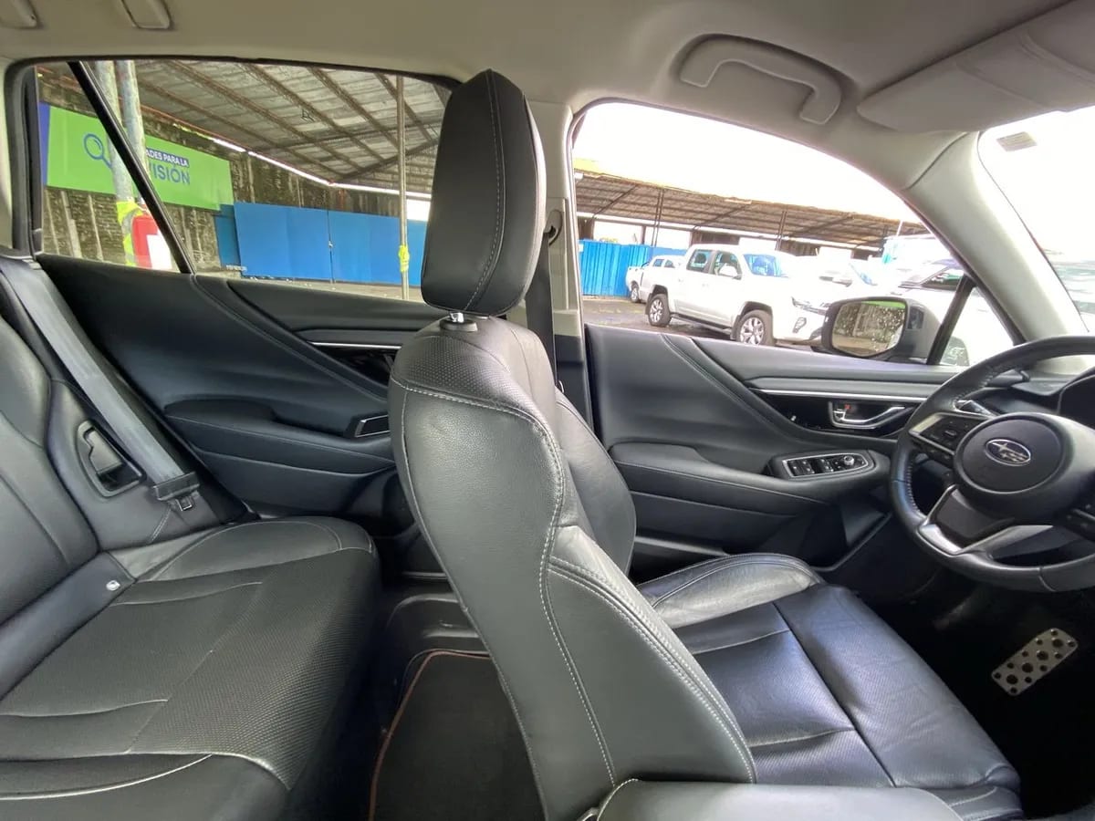 Subaru Outback 2.5i Touring Awd Cvt At 5p año 2022