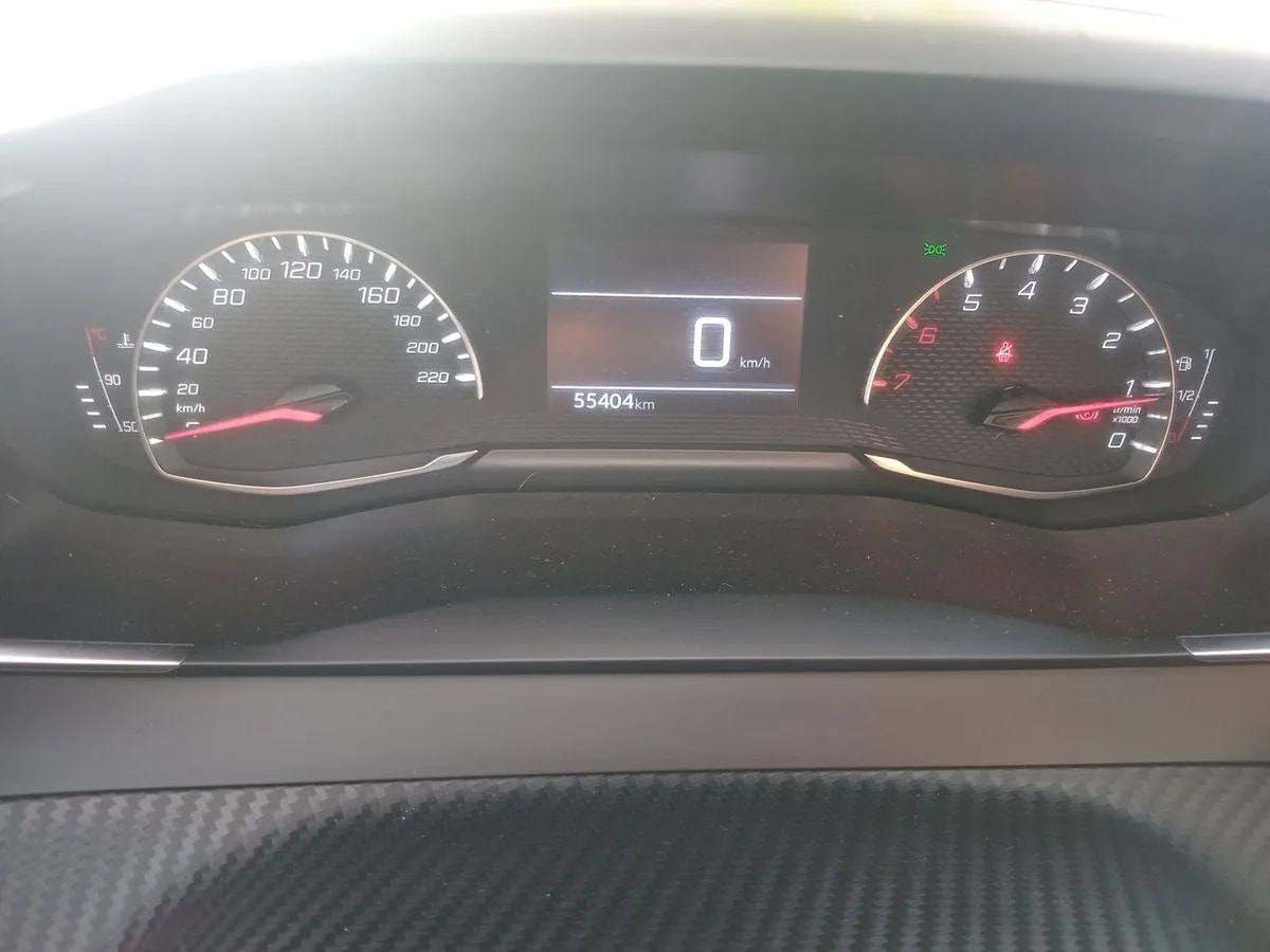 Peugeot 2008 1.2 Active Pack Puretech 130 4x2 Mt 5p año 2024