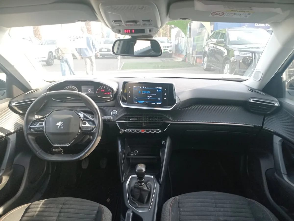 Peugeot 2008 1.2 Active Pack Puretech 130 4x2 Mt 5p año 2024