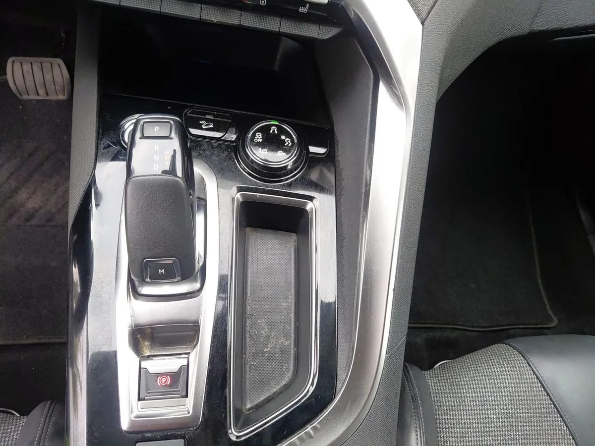 Peugeot 3008 1.6 Allure Blue-Hdi Diesel 4x2 120hp Eat6 5p año 2018