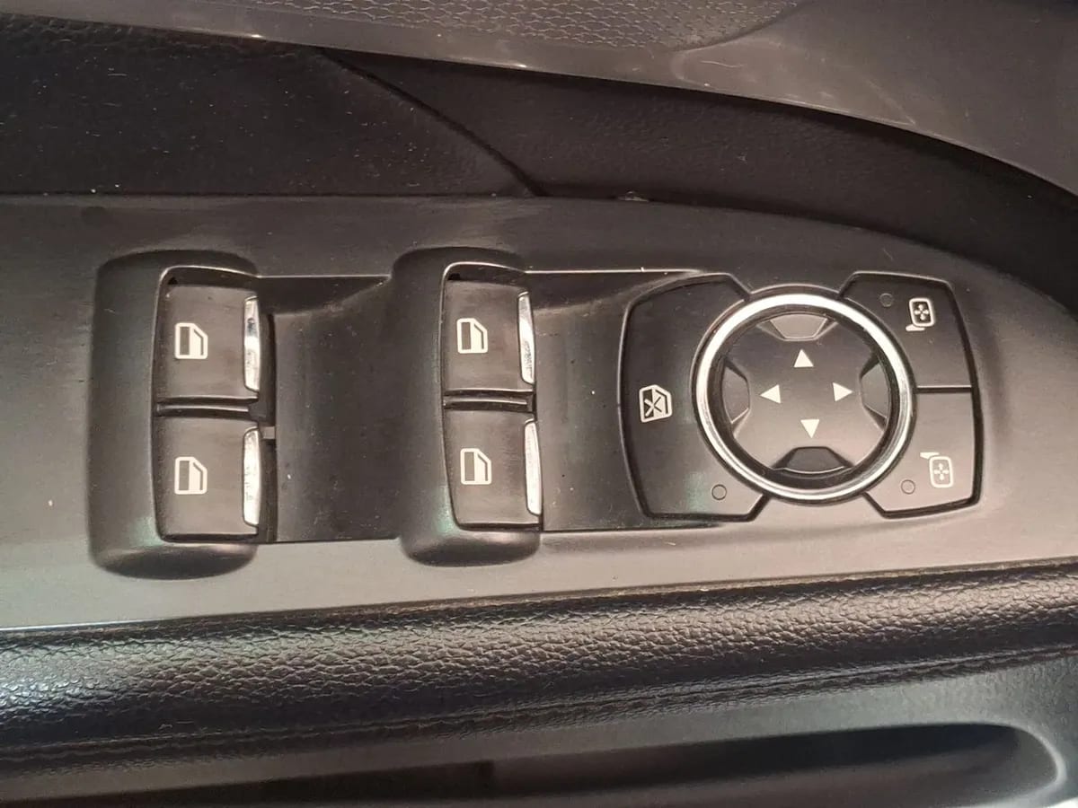 Ford Explorer 3.5 Xlt 4x2 3 Corridas At 5p año 2017