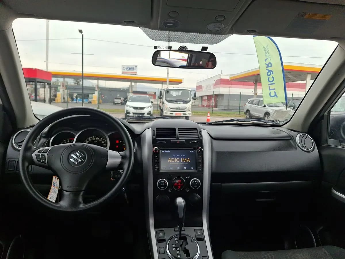 Suzuki Grand Nomade 2.4 Glx Se 2wd At 5p año 2019