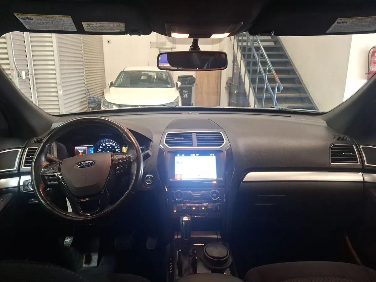 Ford Explorer 3.5 Xlt 4x2 3 Corridas At 5p año 2017