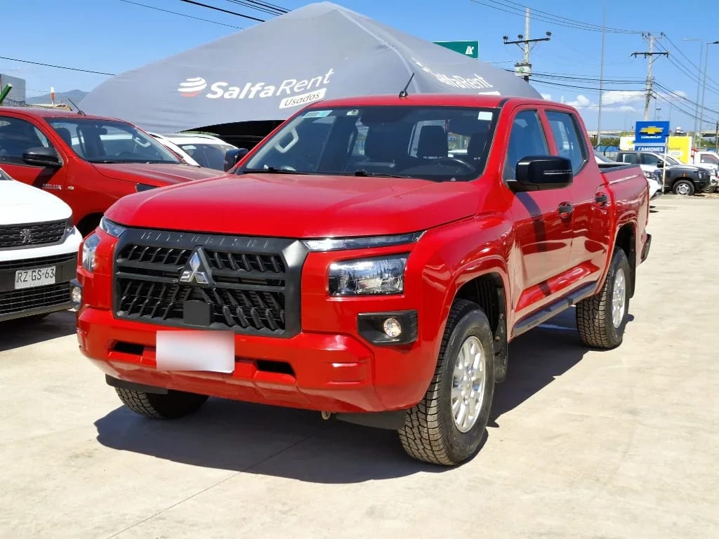 Mitsubishi L200 L200 Katana D/c 2.4 Tdi Mt Xrt 4x4 año 2024
