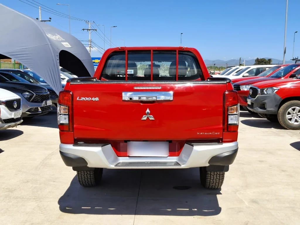 Mitsubishi L200 L200 Katana D/c 2.4 Tdi Mt Crt 4x4 año 2023