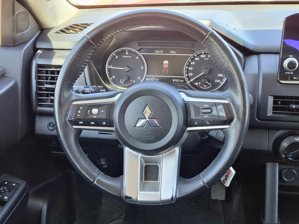 Mitsubishi L200 L200 Katana D/c 2.4 Tdi Mt Xrt 4x4 año 2024