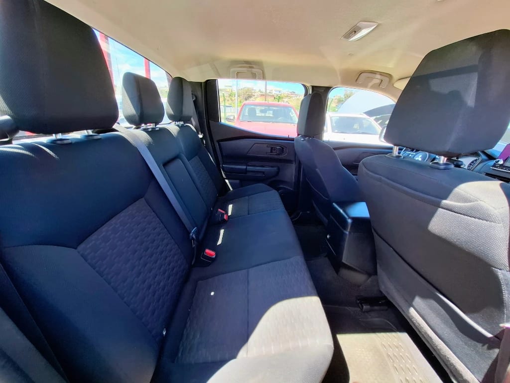 Mitsubishi L200 L200 Katana D/c 2.4 Tdi Mt Xrt 4x4 año 2024