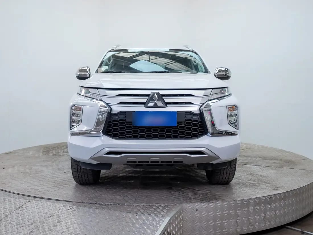 Mitsubishi Montero Sport 3.0 At 4x2 año 2024