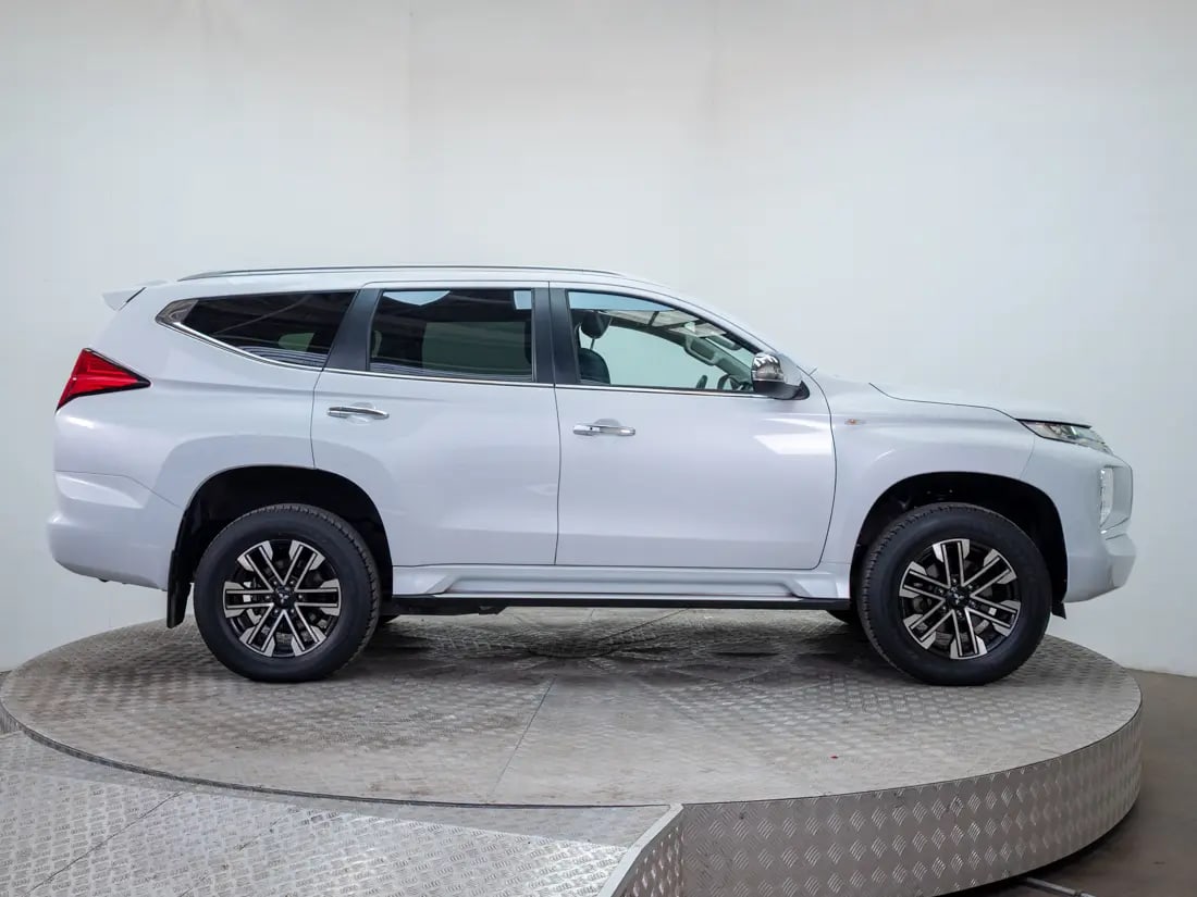 Mitsubishi Montero Sport 3.0 At 4x2 año 2024