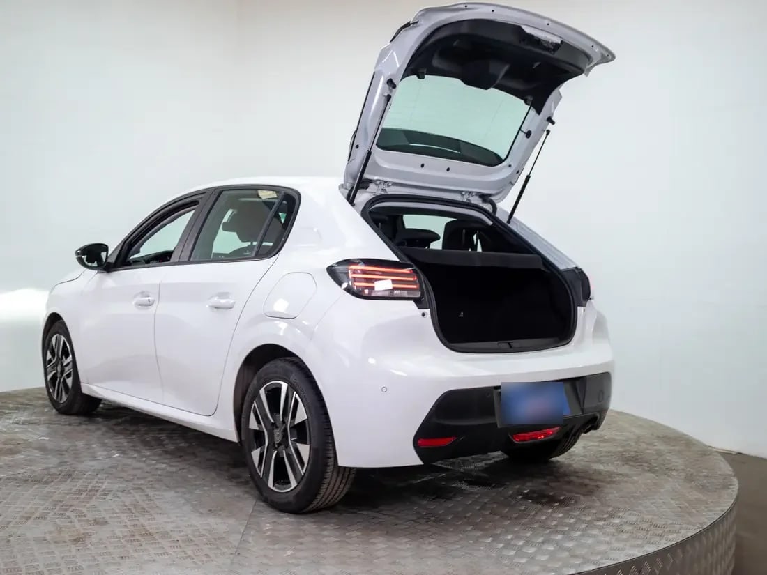 Peugeot 208 Mca Active Gasolina 100hp Mt año 2026
