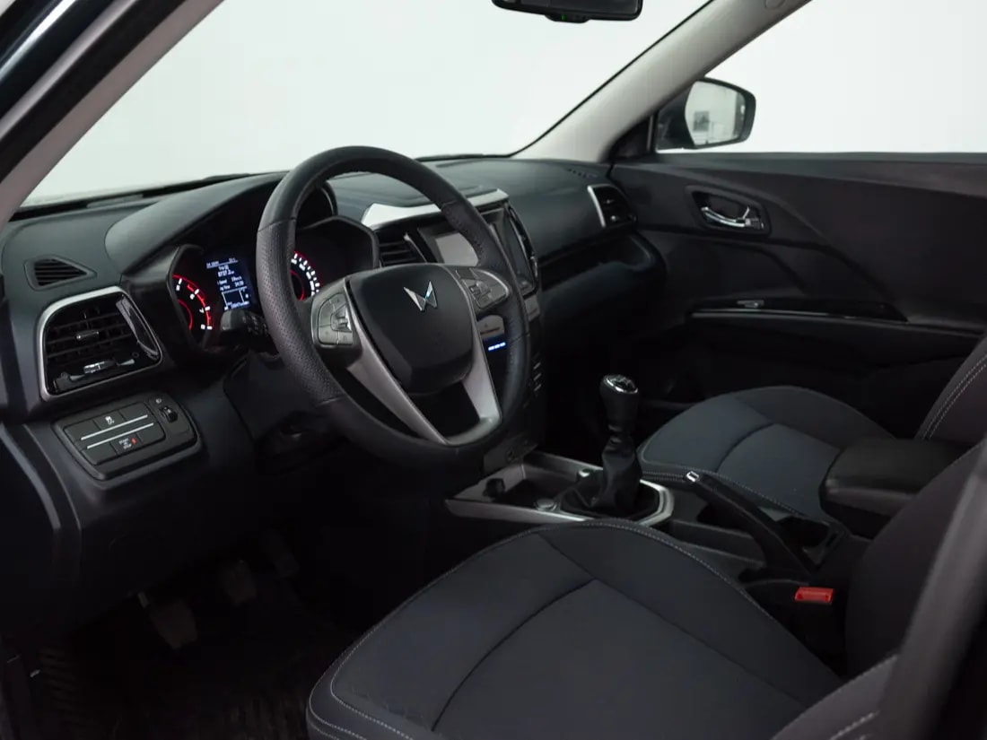 Mahindra Xuv300 1.2 Comfort Mt año 2024