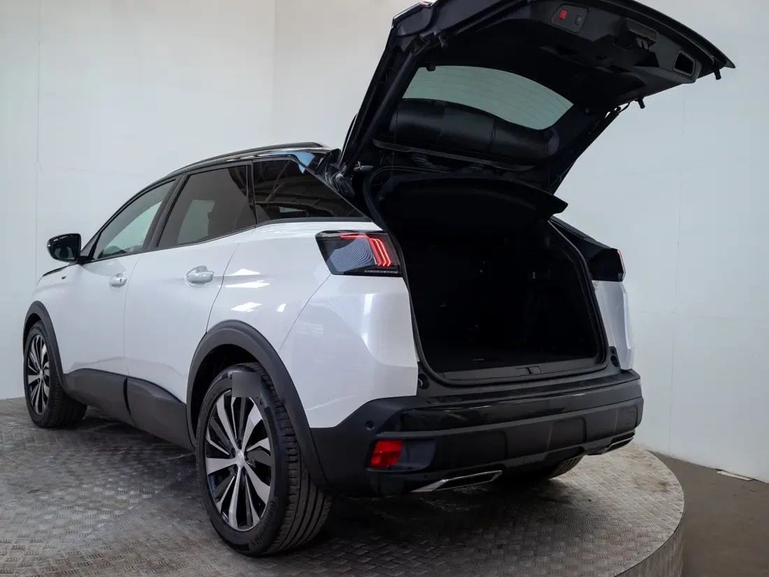 Peugeot 3008 1.6 Gt Puretech 180 At año 2024