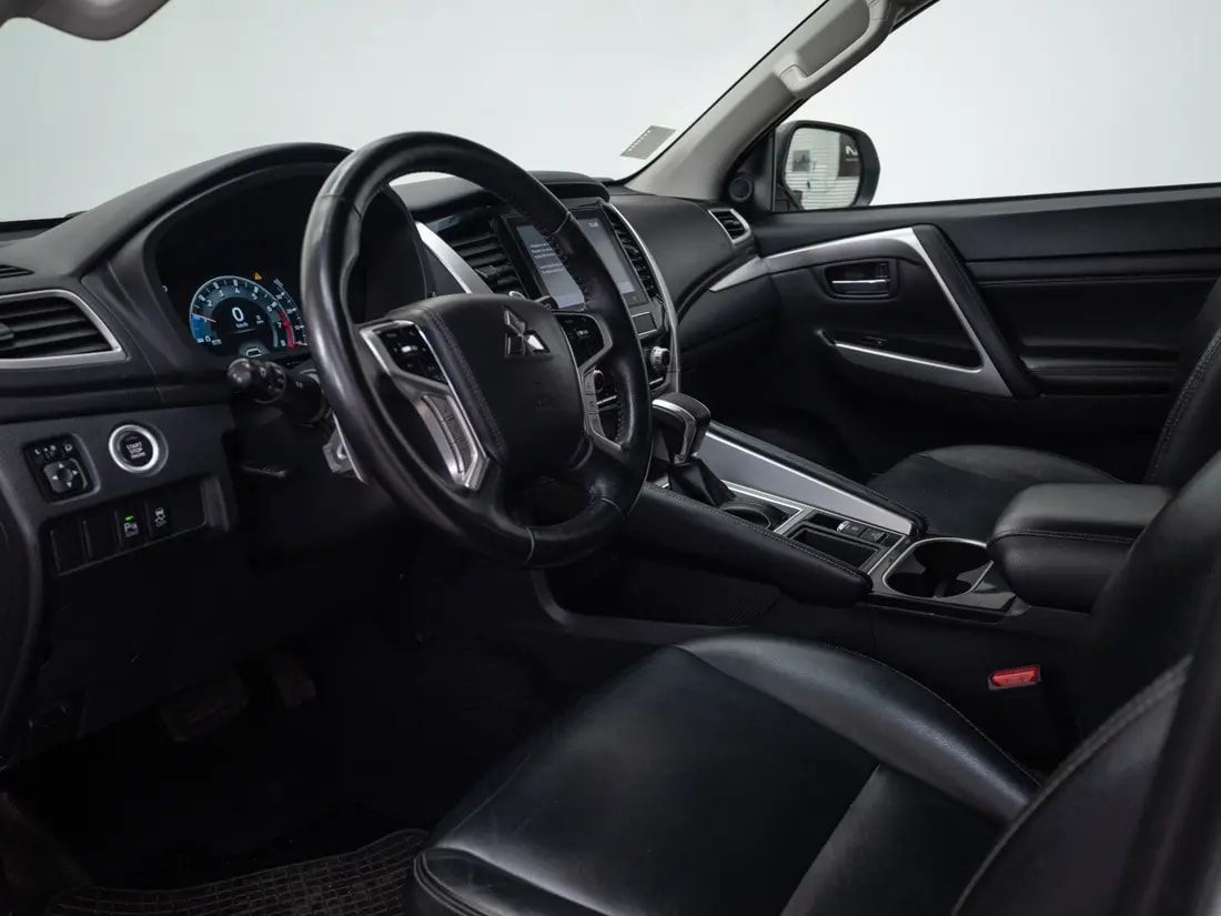Mitsubishi Montero Sport 3.0 At 4x2 año 2024