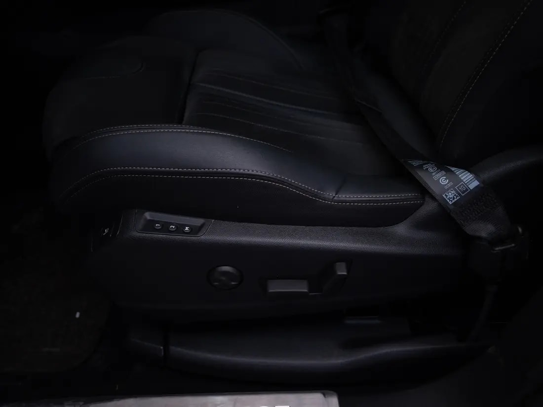 Peugeot 3008 1.6 Gt Puretech 180 At año 2024