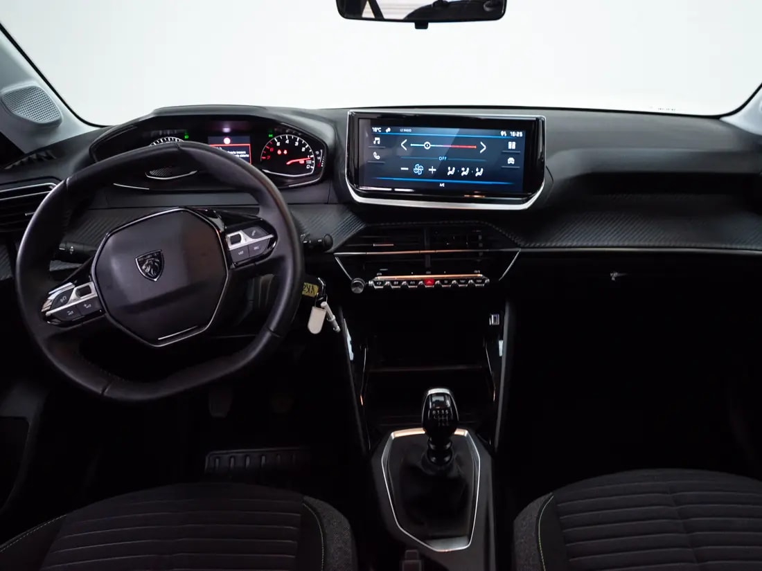 Peugeot 208 Mca Active Gasolina 100hp Mt año 2026