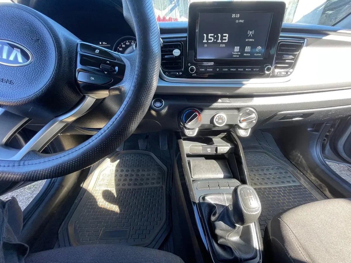 Kia Motors RIO 4 Rio 4 Ex 1.4l 6mt Full año 2021