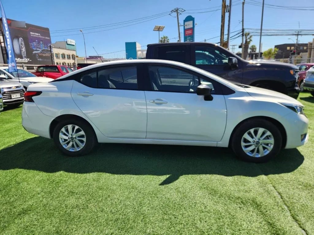 Nissan Versa 1.6 Sense 4x2 Mt 4p año 2025