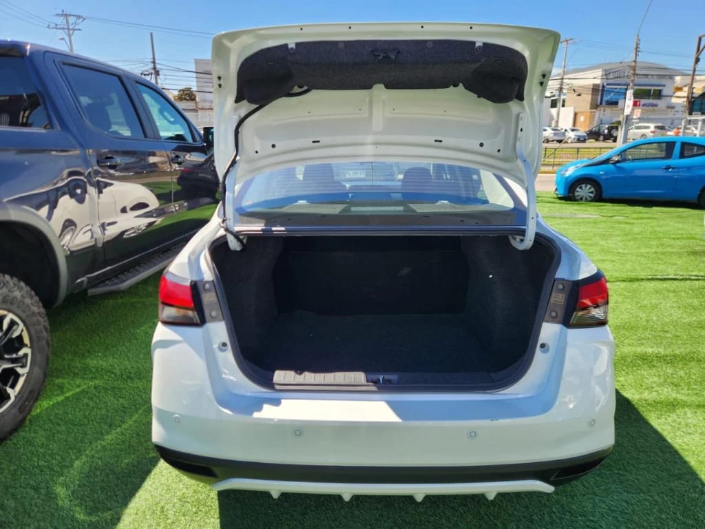 Nissan Versa 1.6 Sense 4x2 Mt 4p año 2025