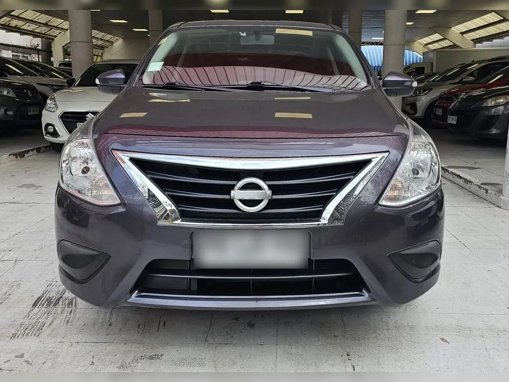 Nissan Versa Mt año 2021