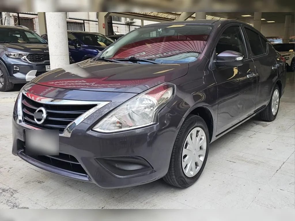 Nissan Versa Mt año 2021