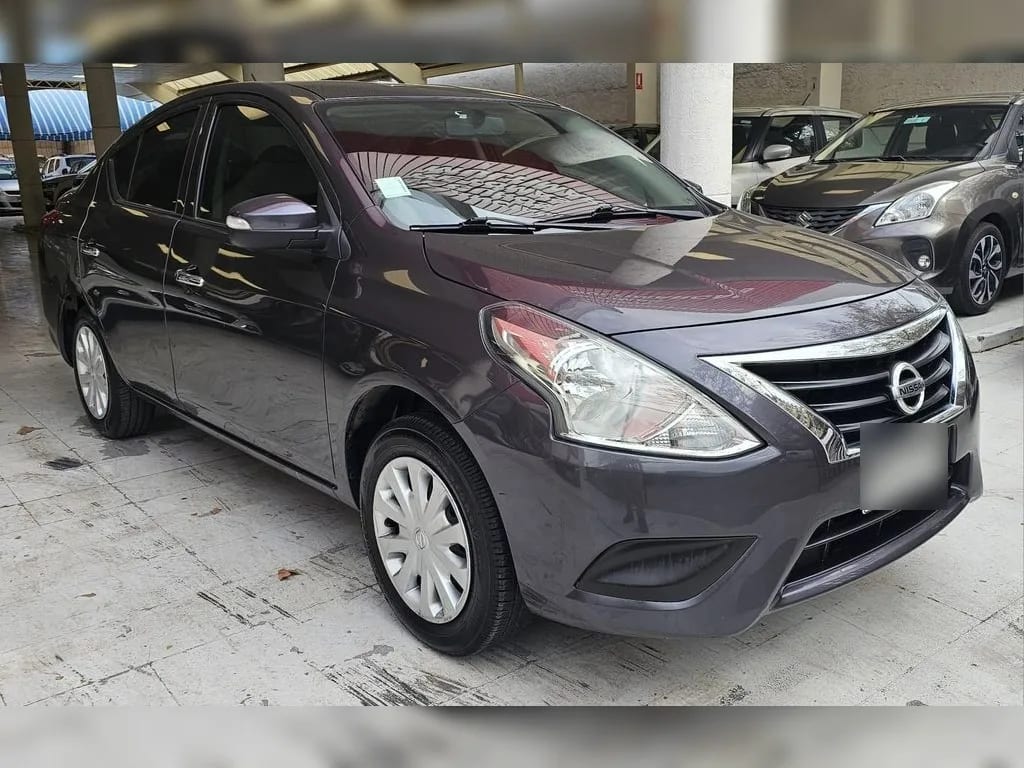 Nissan Versa Mt año 2021