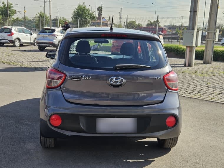 Hyundai I-10 Sdn Mt Gl 2ab Ac Pe 1.2 año 2018