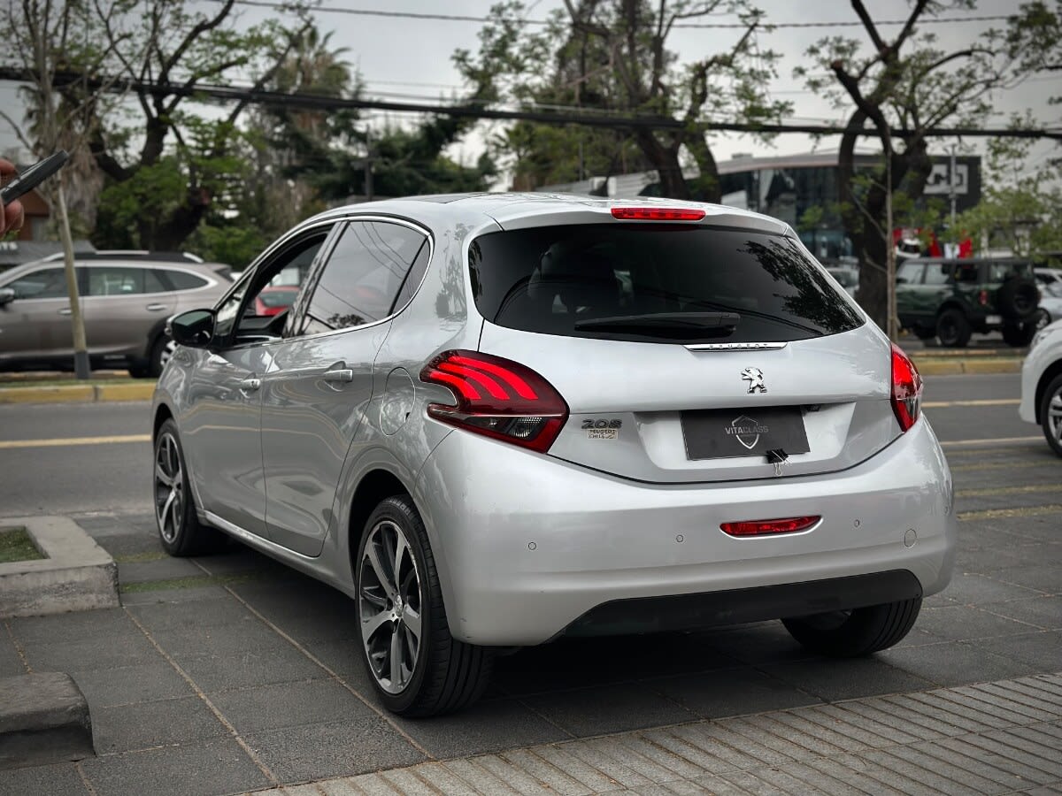 Peugeot 208 Bluehdi Allure Pack año 2019