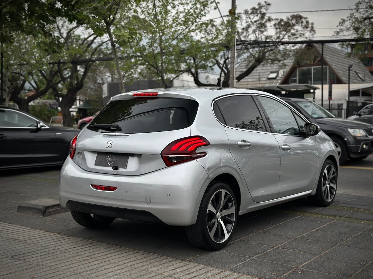Peugeot 208 Bluehdi Allure Pack año 2019