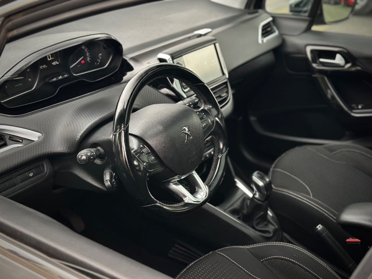 Peugeot 208 Bluehdi Allure Pack año 2019