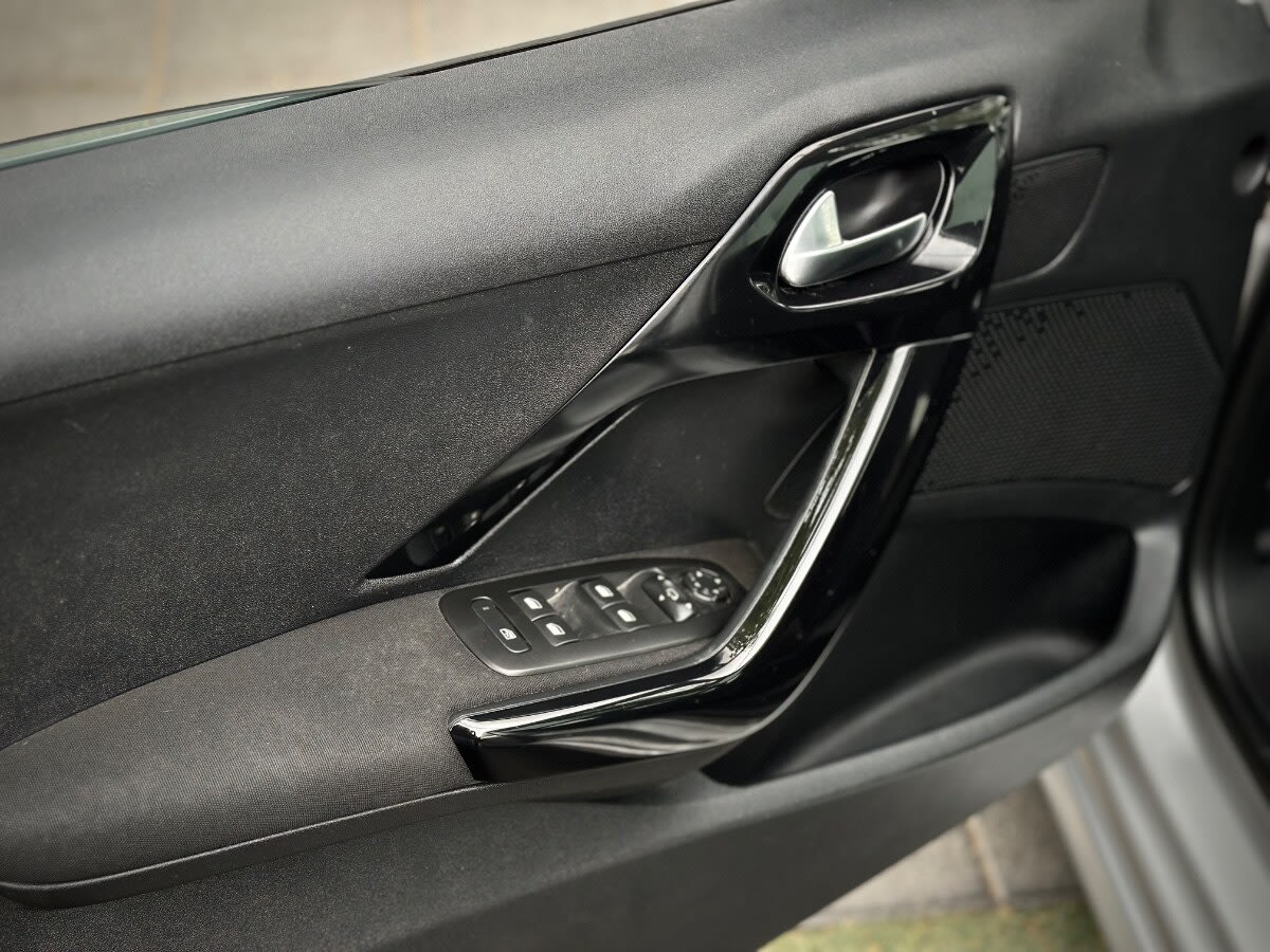 Peugeot 208 Bluehdi Allure Pack año 2019