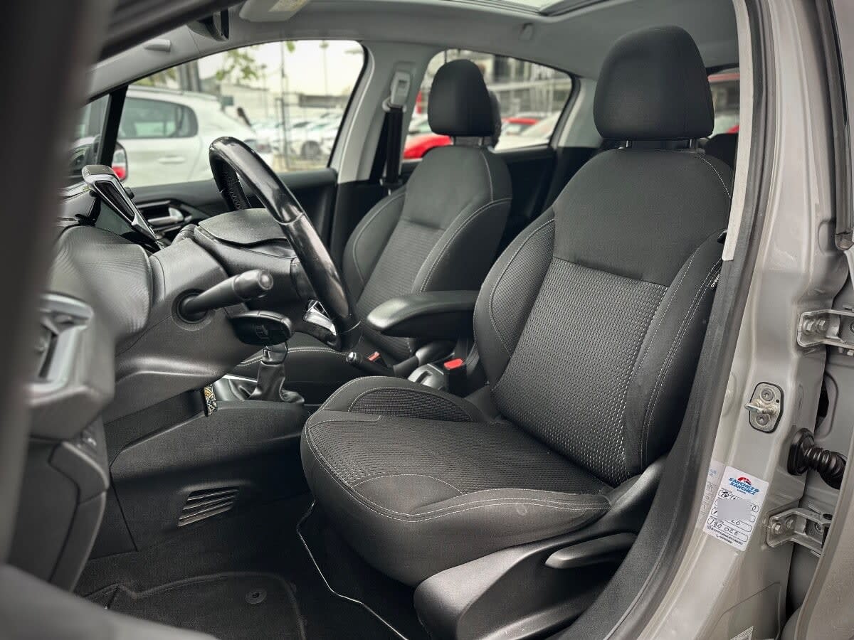 Peugeot 208 Bluehdi Allure Pack año 2019