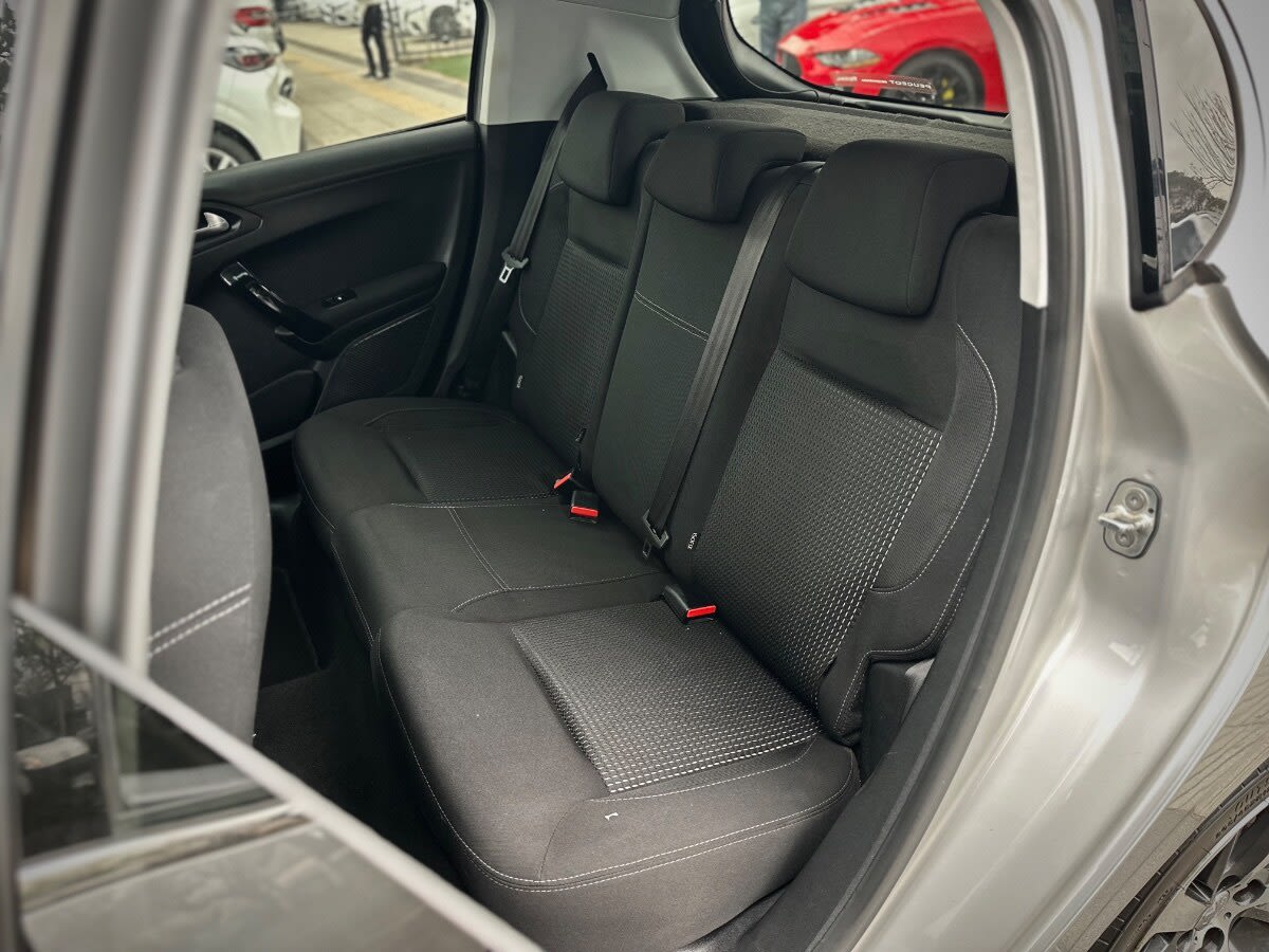 Peugeot 208 Bluehdi Allure Pack año 2019