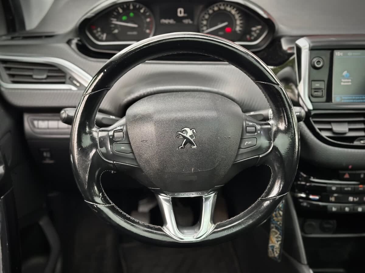 Peugeot 208 Bluehdi Allure Pack año 2019