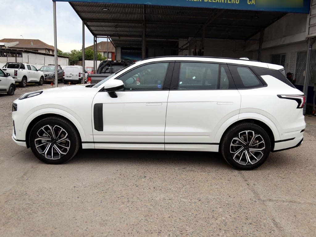 Lynk&Co 09 Halo 2.0 T año 2027